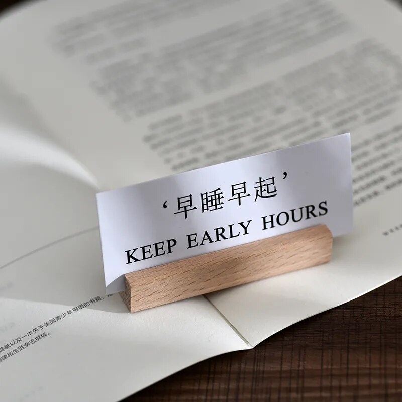 Đế gỗ gắn ghi chú để bàn đơn giản thanh lịch