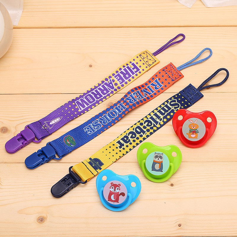Dây đeo và núm ti đáng yêu cho bé