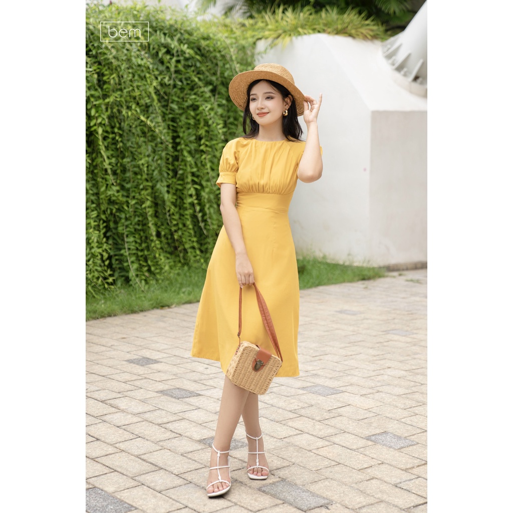 Đầm vàng lụa chéo nhung, nhúng cổ áo form xòe A tôn dáng Bem