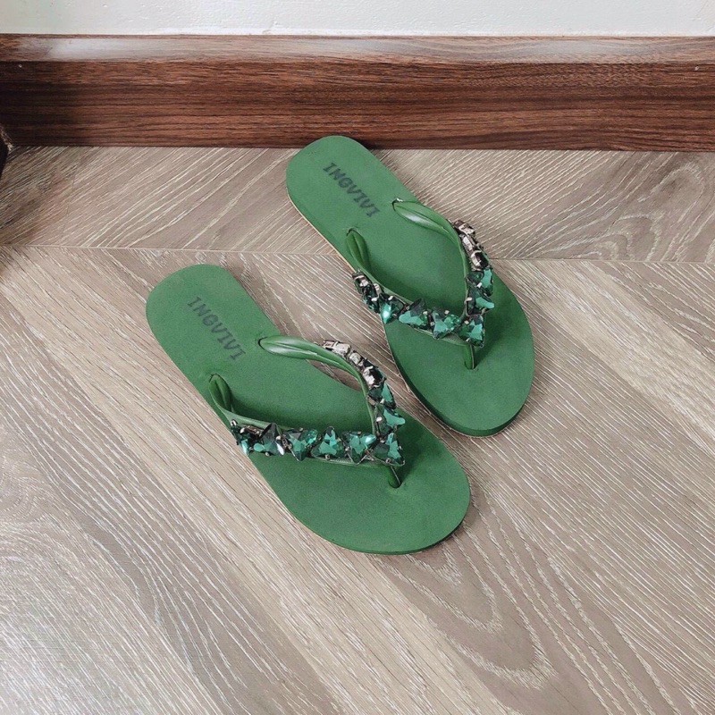 Dép kẹp đá