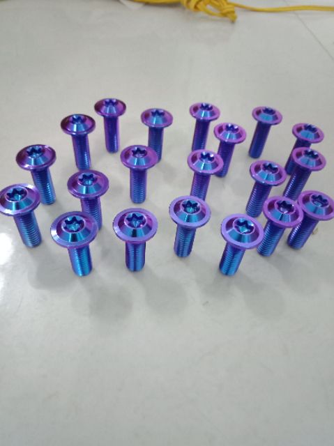Ốc titanium GR5 m8x25 dù mỏng gắn  đĩa  và gác chân cáC loại xe