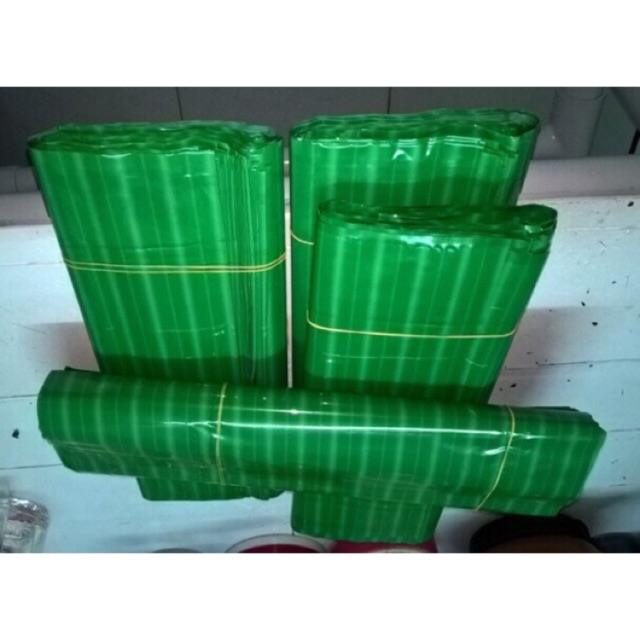 Combo lá chuối giả gói chả lụa, nem chua