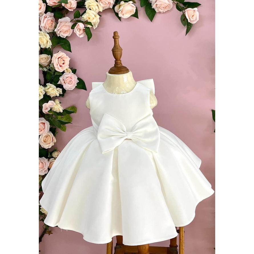Váy công chúa sát tay nơ