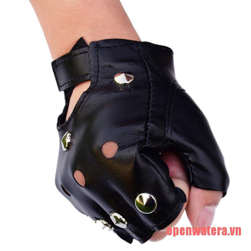 Găng Tay Da Hở Ngón Đính Đinh Tán Phong Cách Cá Tính