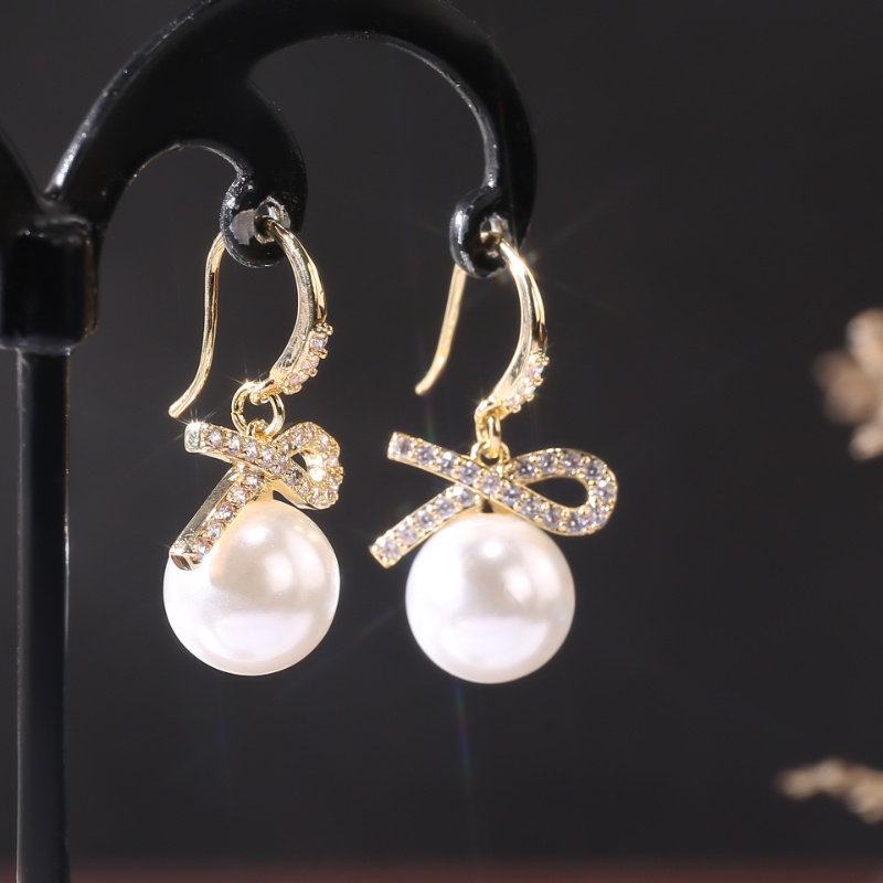 Bông Tai Hình Máy Bướm Đính Ngọc Trai Lớn Thanh Lịch Thời Trang Cho Nữ