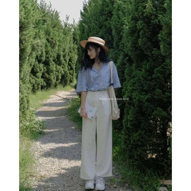 Áo Sơ Mi Kẻ Sọc Màu Xanh Dương Xẻ Tà Sau Lưng Phong Cách Hàn Quốc