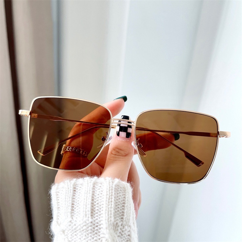 Kính Mát Gọng Vuông Kim Loại Màu Gradient Thời Trang Cho Nữ
