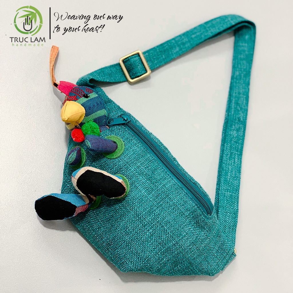 Túi Bao Tử Đeo Chéo Vải Gai Gắn Thú Nhồi Bông Ngộ Nghĩnh  - Trúc Lâm Handmade