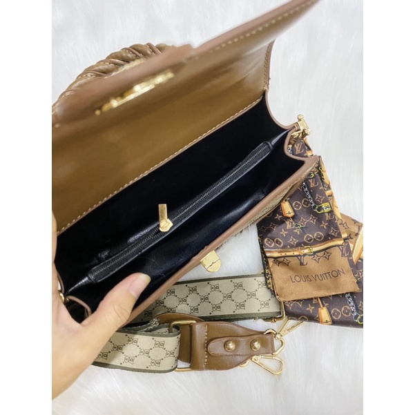 Túi xách khoá bông quai xoắn