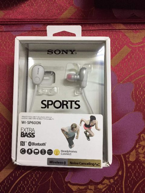 Tai nghe Sony WF-SP600N/BME black & white like new 99%