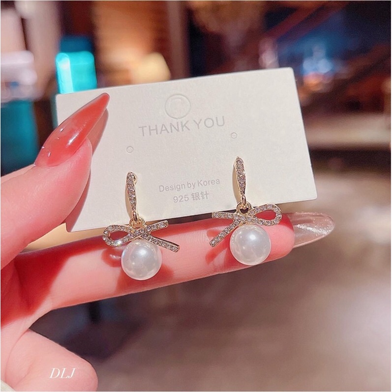 bông tai nữ siêu hót. chuẩn bạc