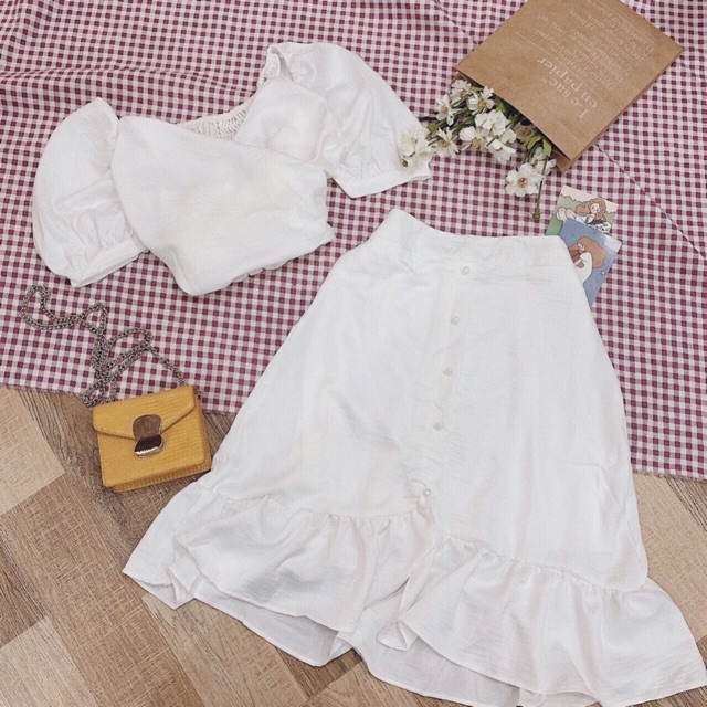 Sét bộ váy dài xoè phối nút áo kiểu vạt chéo trễ vai