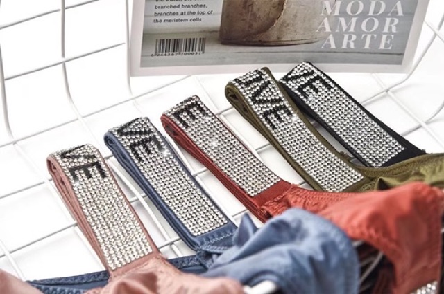 QUẦN LÓT THONG ĐÍNH ĐÁ LOVE