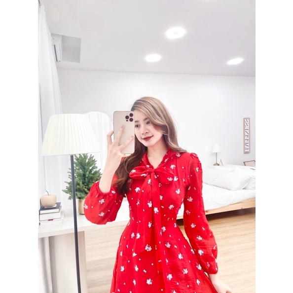 ĐẦM HOA MIDI ĐỎ THẮT NƠ CỔ TAY DÀI