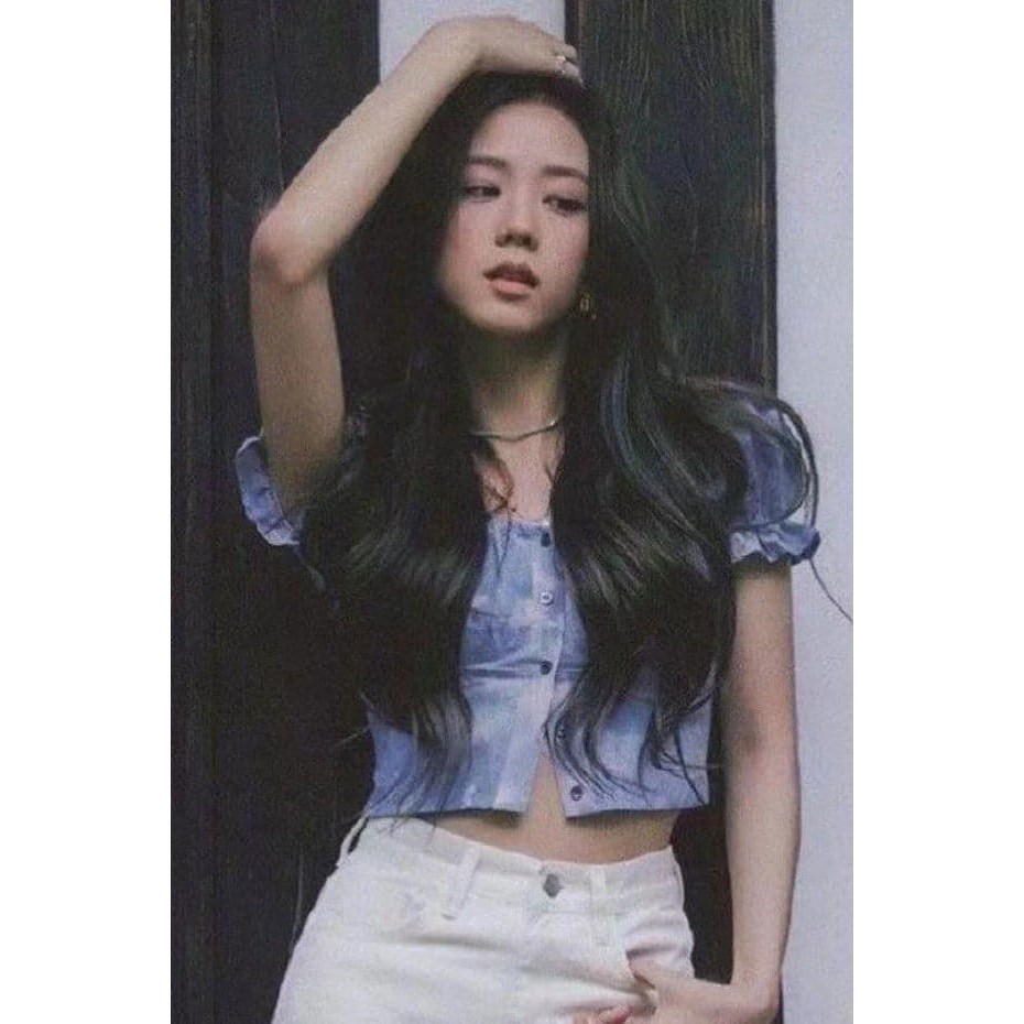 Áo croptop loang tay bồng Jisoo