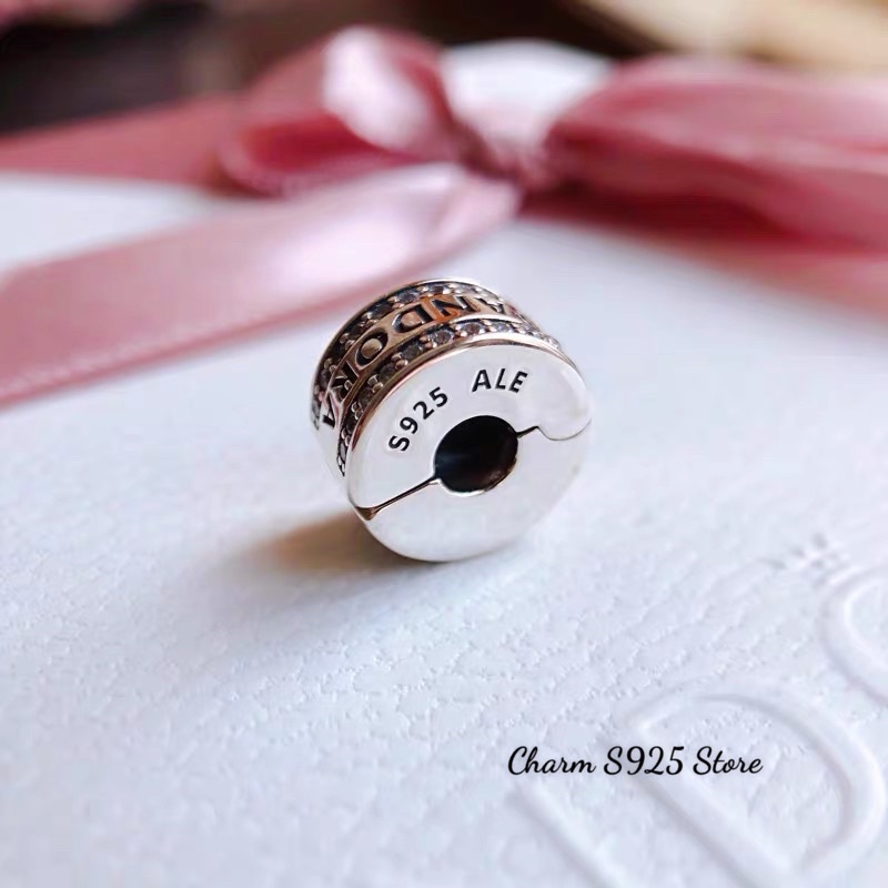 charm pan khoá chặn hoạ tiết logo đính đá bạc s925