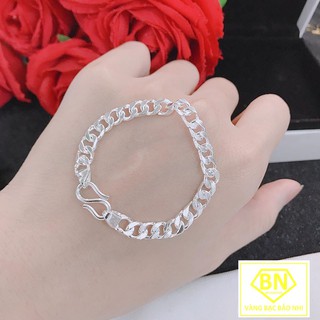 Lắc bạc ta đeo tay chân cho bé