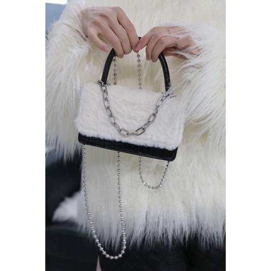 Túi da phủ lông kèm chain-2020
