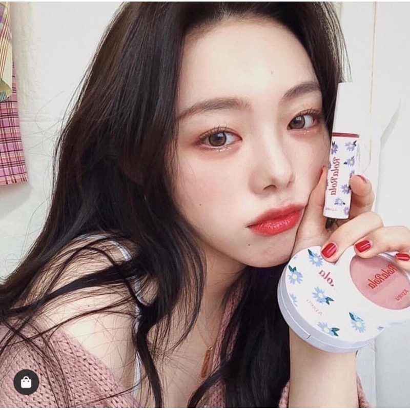 Phấn nước 𝗔’𝗣𝗜𝗘𝗨 𝗖𝗢𝗩𝗘𝗥 𝗣𝗔𝗡𝗚 𝗟𝗢𝗡𝗚𝗪𝗘𝗔𝗥 / 𝗚𝗟𝗢𝗪 𝗖𝗨𝗦𝗛𝗜𝗢𝗡 | BigBuy360 - bigbuy360.vn