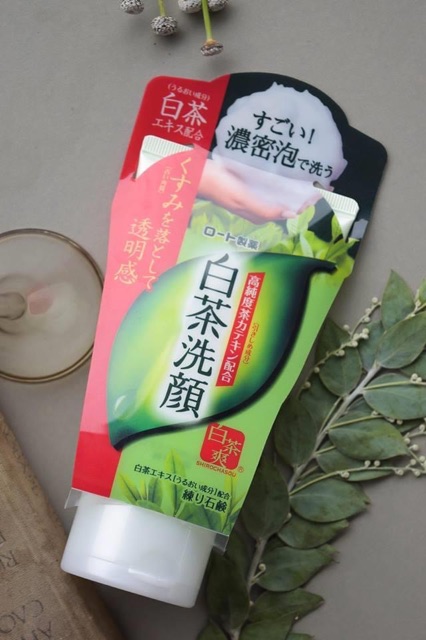SỮA RỬA MẶT TRÀ XANH ROHTO SHIROCHASOU GREEN TEA FOAM