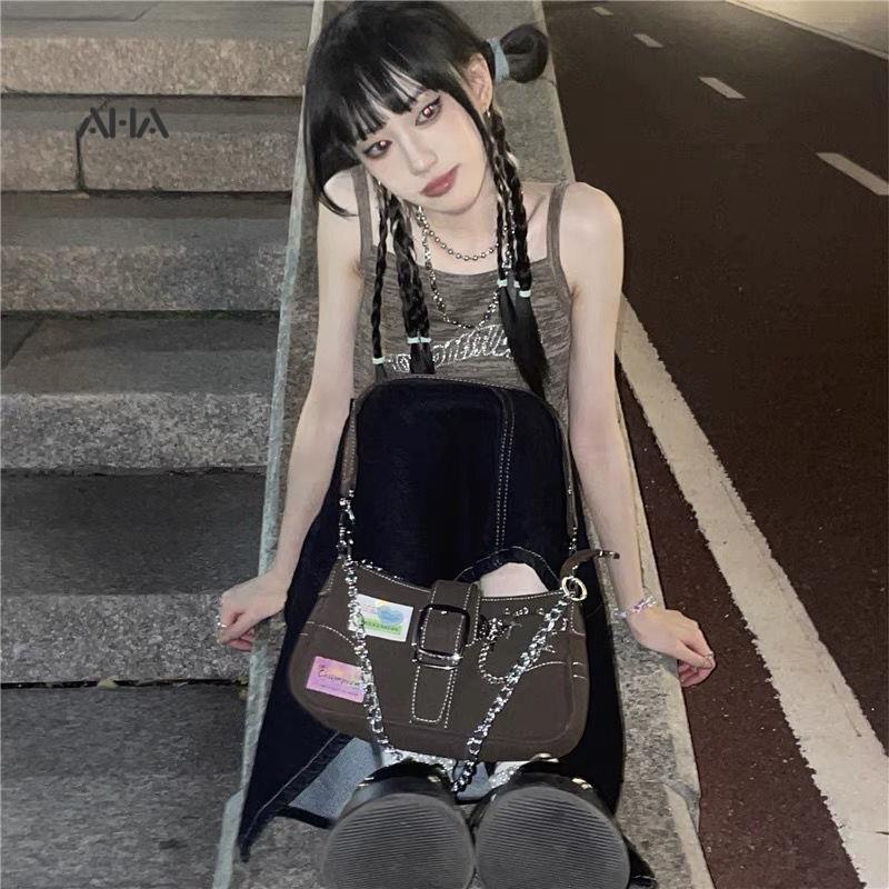 Túi xách AHA official phối dây xích sắt cá tính ngọt ngào cho nữ