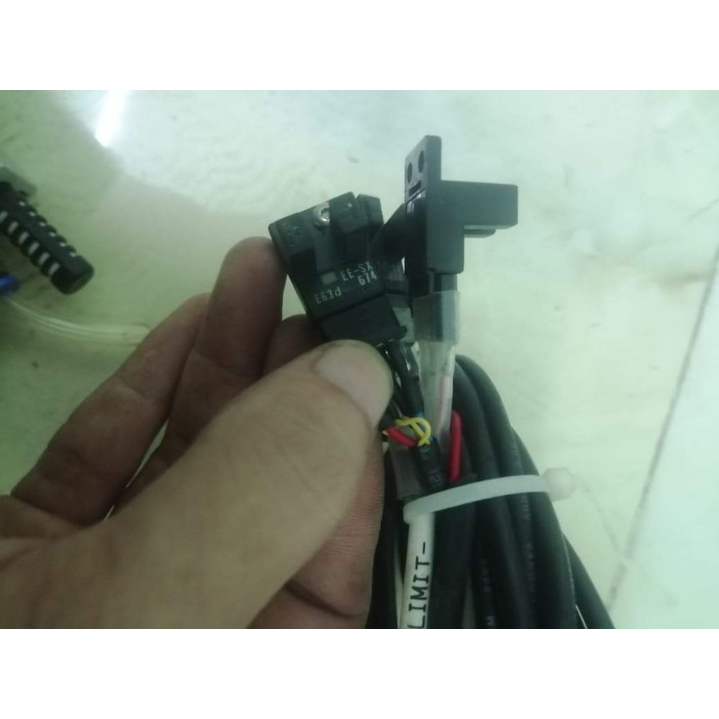 Cảm biến quang EE-SX674 tháo máy, hoạt động tốt
