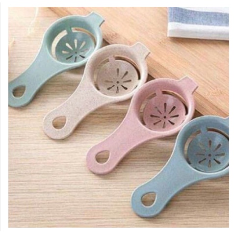 Dụng cụ tách lòng đỏ trứng gà