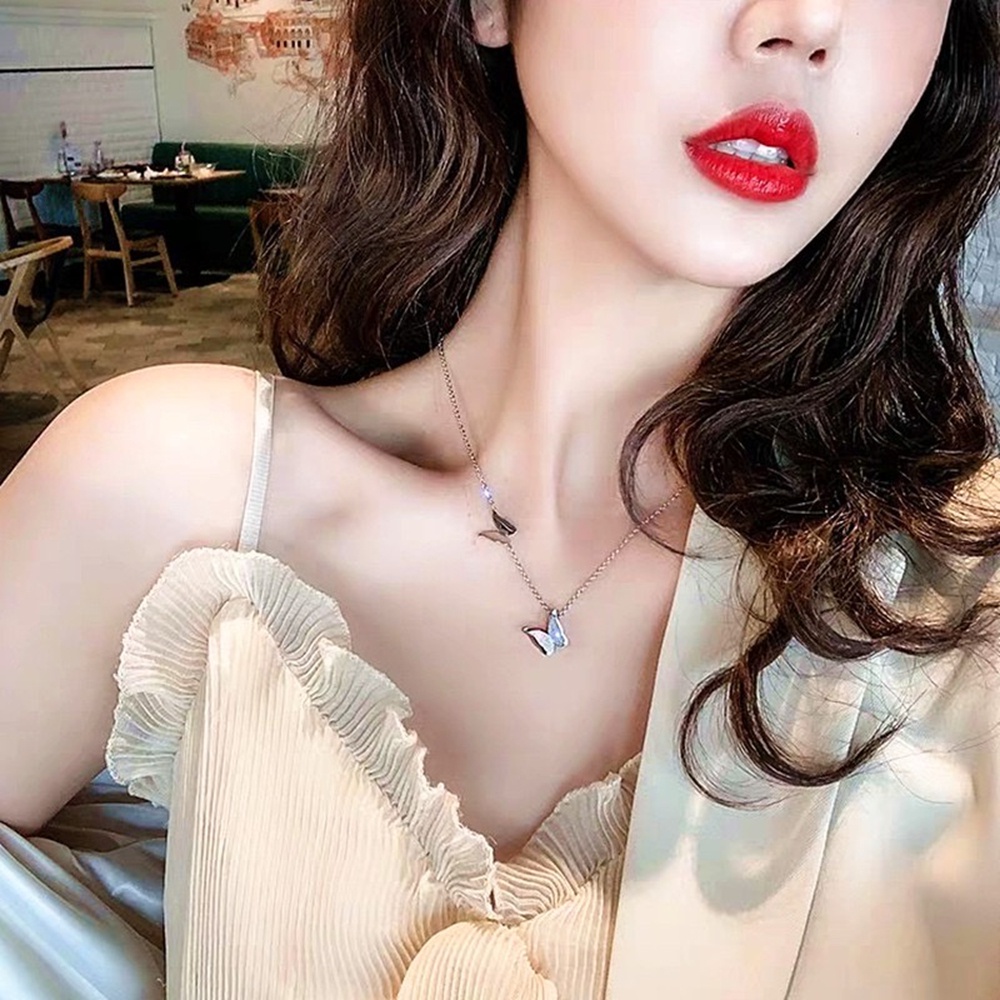 Vòng cổ bằng thép titan mặt hình bướm phong cách retro thời trang cho nữ