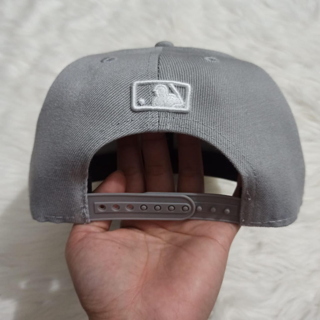 Mũ Lưỡi Trai Màu Xám Y-054 Ny Newera