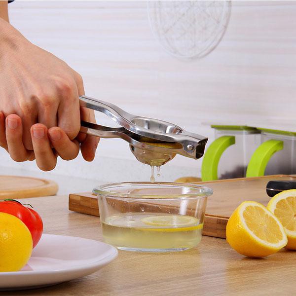 Dụng cụ vắt chanh bằng inox, Được làm từ thép không gỉ, thiết kế nhỏ gọn tiện lợi, thuận tiện mang theo