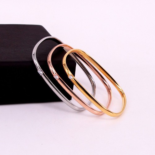 Vòng Tay Hình Chữ Nhật Đính 1 Viên Đá Nhân Tạo Thép Titan Ko Rỉ TT 3598