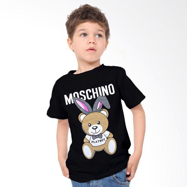 BERSHKA Túi đeo chéo Moschino OVERSIZE KOAS | Áo thun màu đen in hình logo TSHIRT TUMBLR TEE