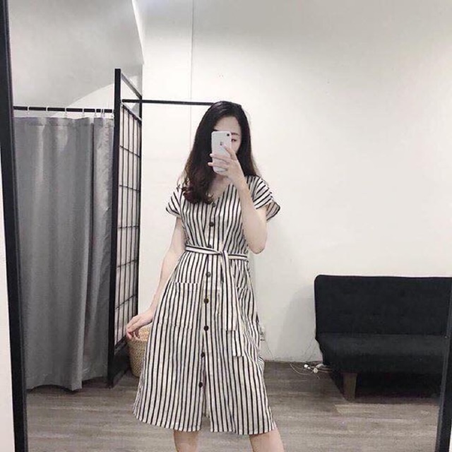Váy kẻ kèm belt