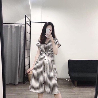 Váy kẻ kèm belt
