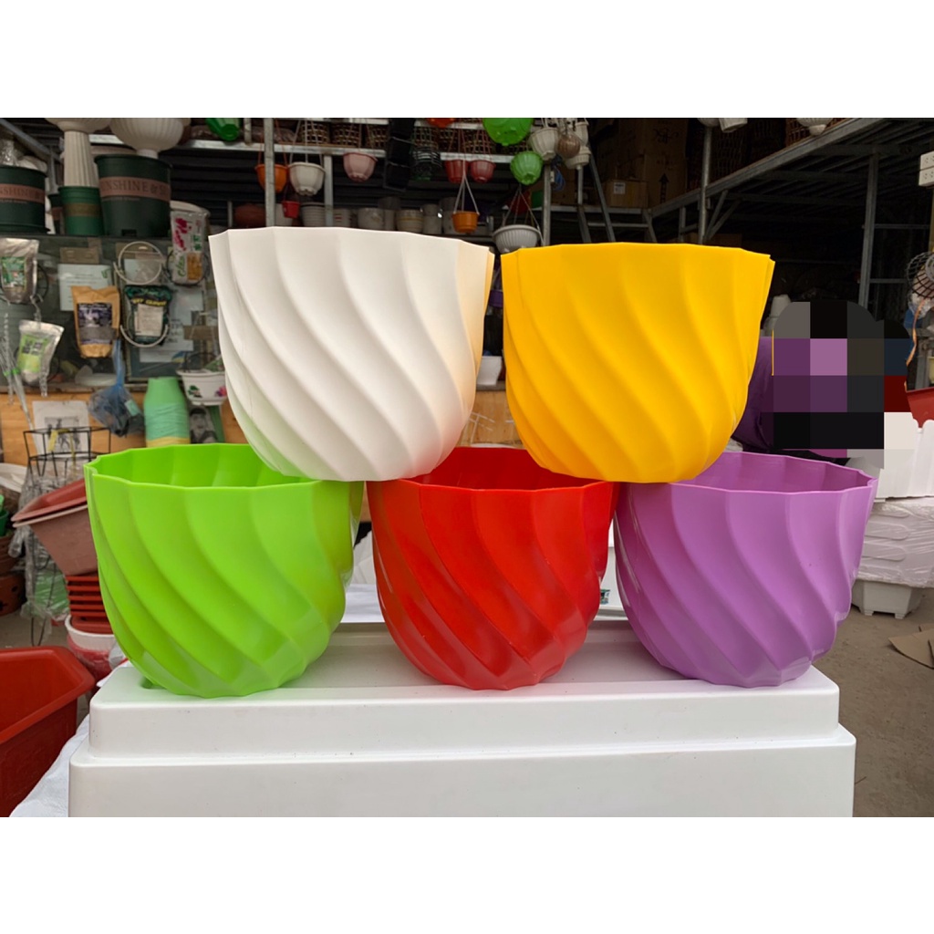 Chậu nhựa ốc xoắn 210BT kt 21x17x13cm