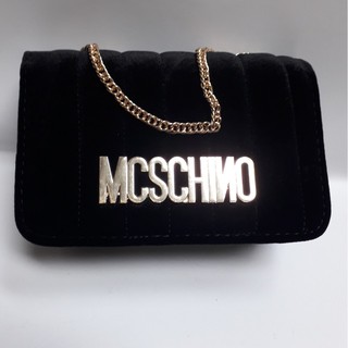 Mẫu 21: Túi nhung mềm Moschino