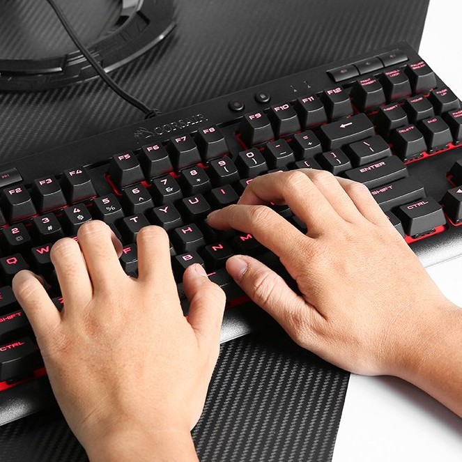 Bàn phím cơ có dây Gaming Corsair K63 đen - Đèn nền LED đỏ sống động - Chính hãng BH 12 tháng