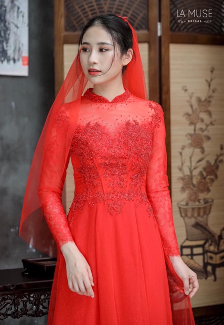 Voan cô dâu đỏ lúp cài tóc cô dâu