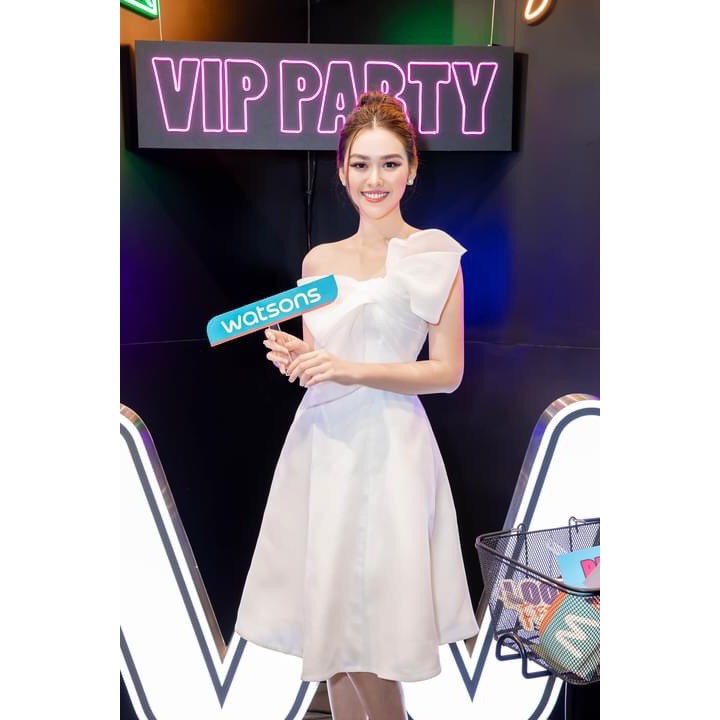 Đầm dự tiệc dáng xòe đính nơ sang trọng | BigBuy360 - bigbuy360.vn