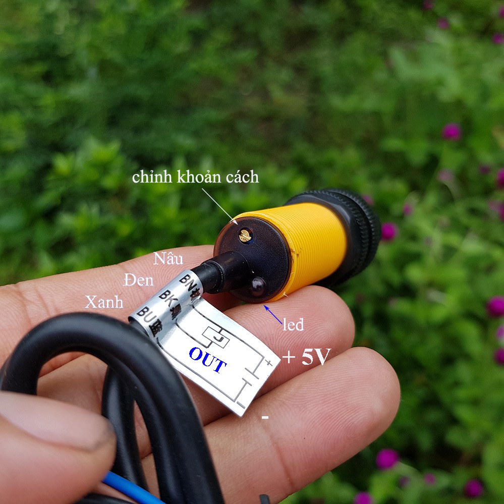Công tắc cảm biến khoản cách 80 cm 220v