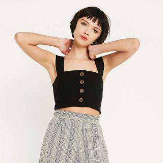 Áo ba lỗ dáng croptop phối cúc xuất Âu