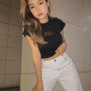 Áo croptop thêu chữ 2 màu