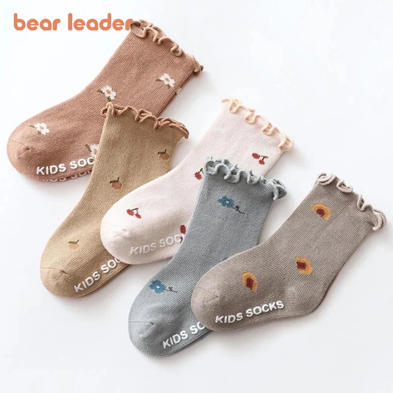 Vớ cotton Bear Leader chống trượt in họa tiết hoa thời trang Hàn Quốc 2021 thích hợp cho bé trai bé gái sơ sinh