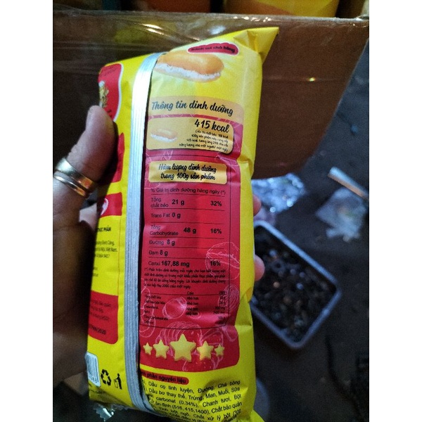 BÁNH MÌ TƯƠI "STAFF" CÓ NHÂN XỐT & CHÀ BÔNG CỦA HỮU NGHỊ FOOD