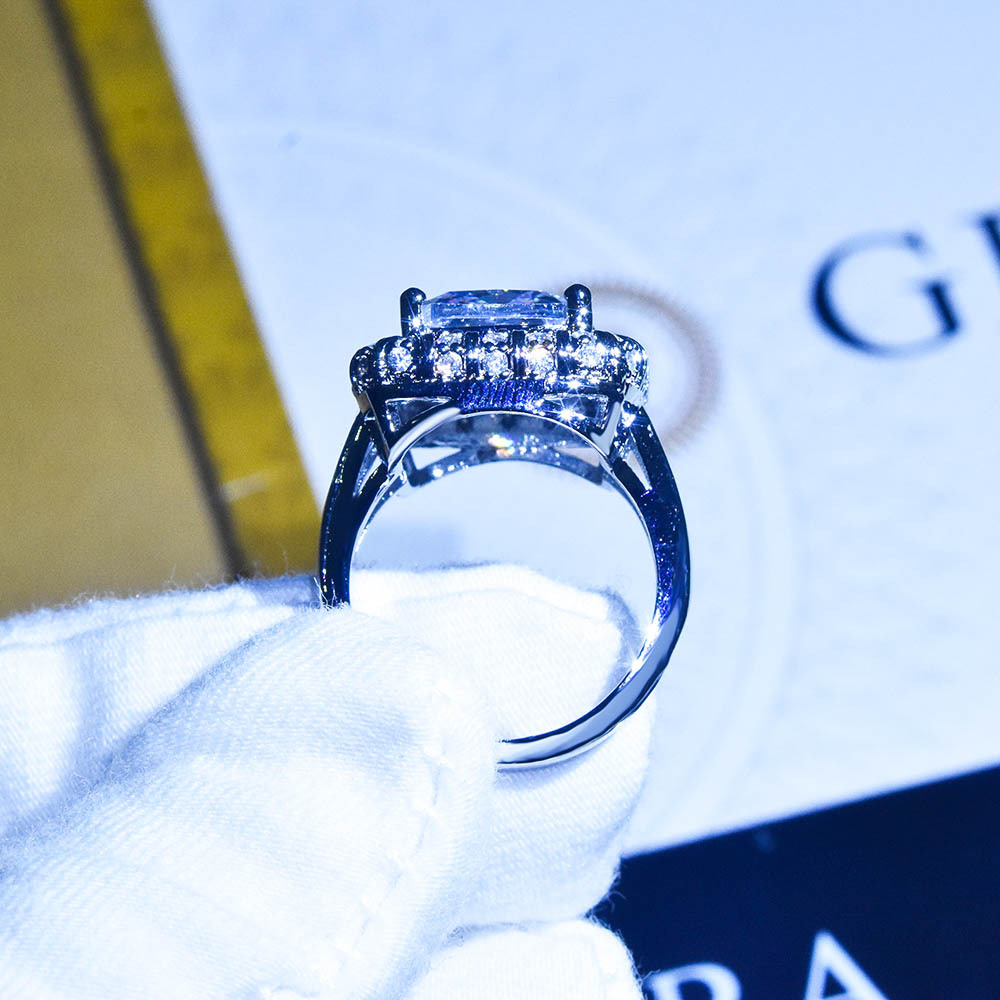 Nhẫn mặt vuông đính đá kim cương nhân tạo thiết kế thời trang