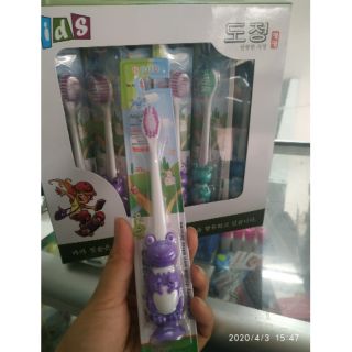 Bàn chải đánh răng cho bé từ 1 tuổi trở lên