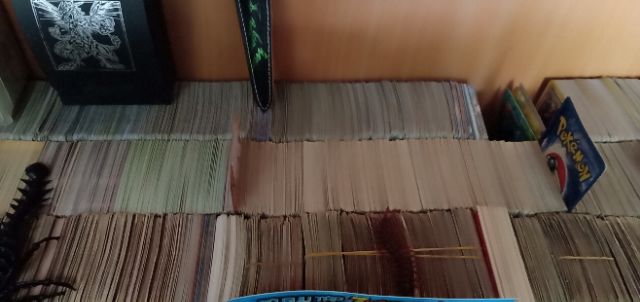 Thẻ bài pokemon dựa dẻo tuổi thơ