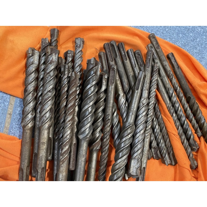 Khoan bê tông 4 cạnh UNIKA Nhật Bản.