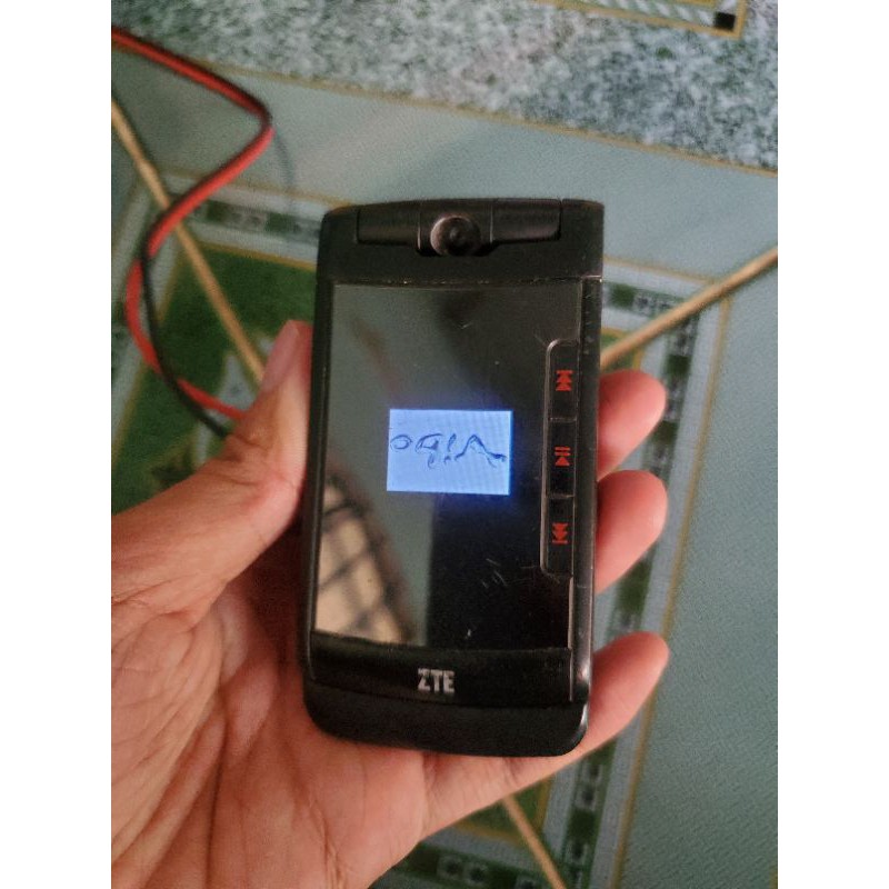 Điện thoại ZTE F230 cổ độc lạ | BigBuy360 - bigbuy360.vn