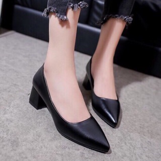 Giày cao gót vuông bít mũi da mềm si mờ